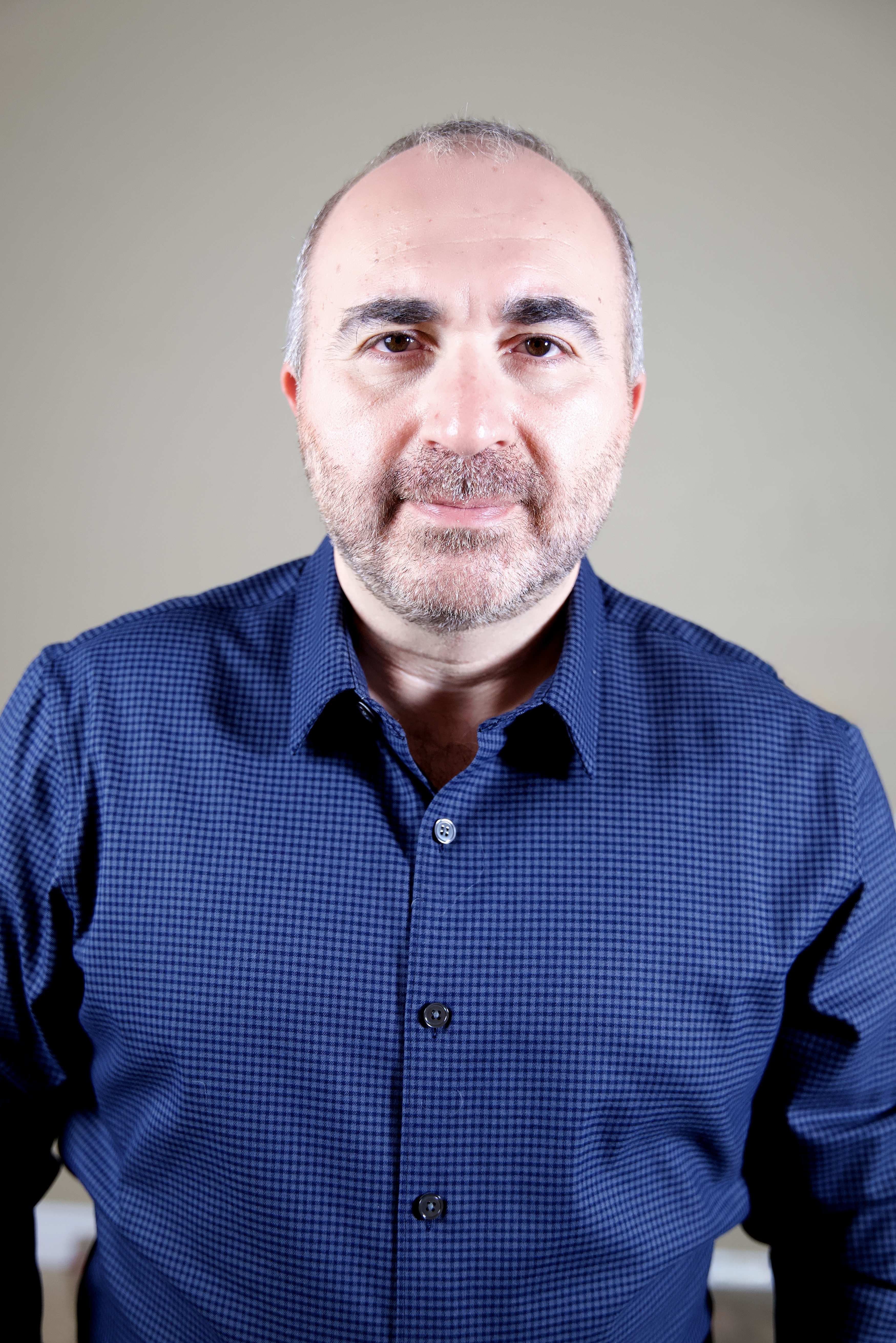 Nova Abrahamian, Tenor